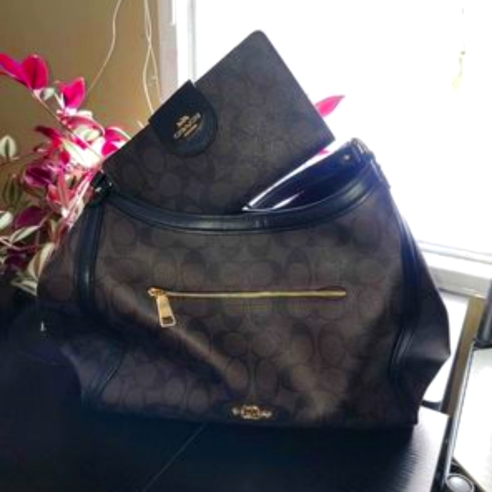 Coach purse and wallet